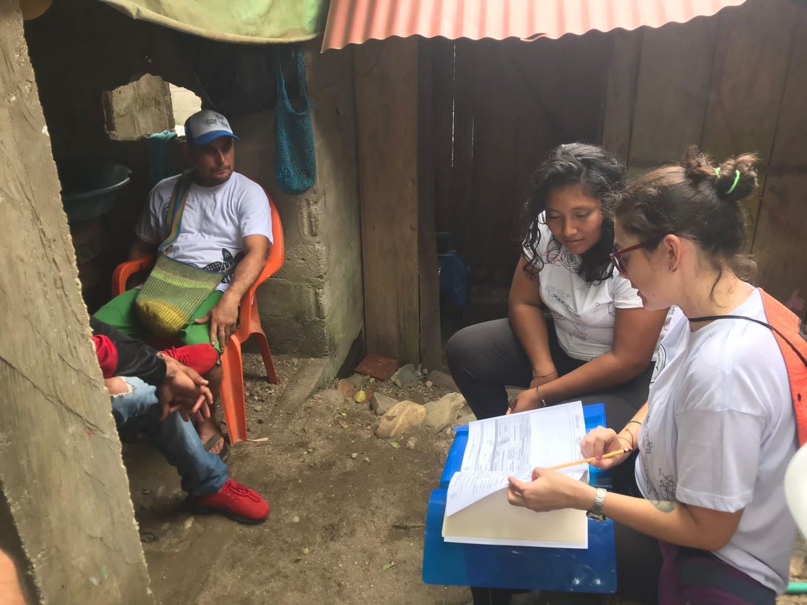 Encuesta con una familia de la comunidad