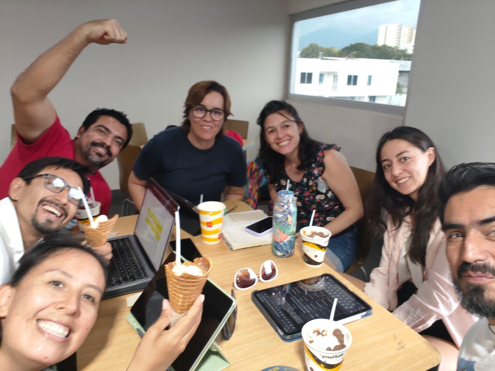 Reunión de la directiva fundadora de la Fundación Mobula